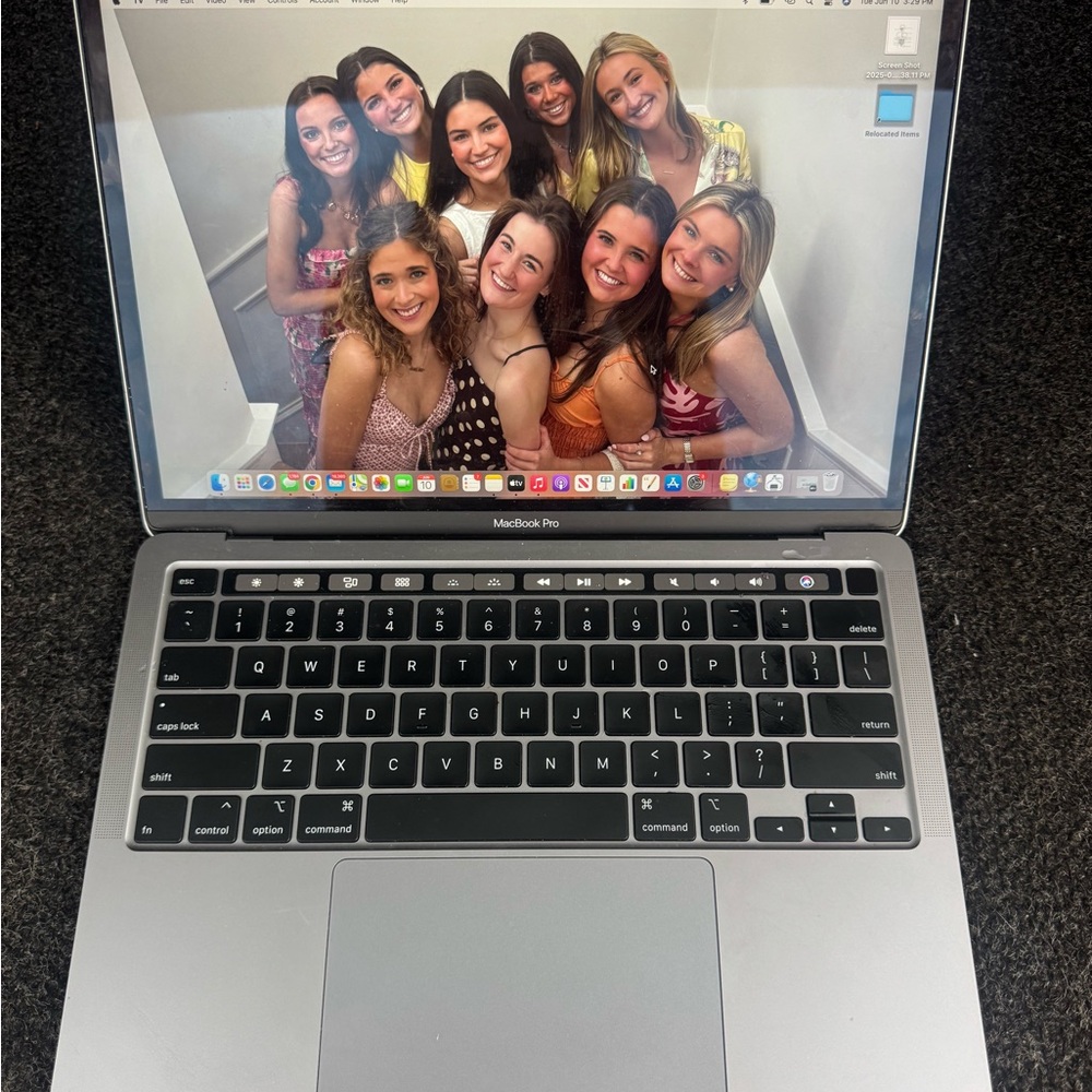 Apple MacBook Pro - Sleek Gray Finish
